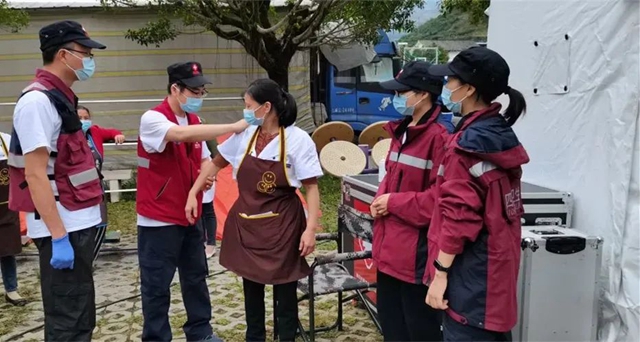 抗震救灾|9天,他们回来了!(图11) 11.jpg