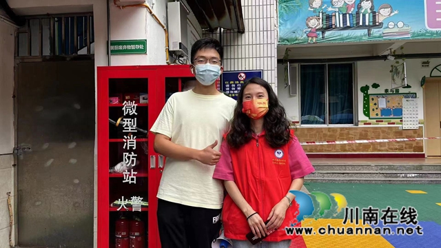 老师,有“画”对你说!合江中学冯恩同学用画笔绘出浓浓师生情(图3) 冯宇原图.jpg