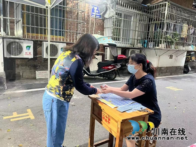 老师,有“画”对你说!合江中学冯恩同学用画笔绘出浓浓师生情(图7) 罗世珍原图.jpg