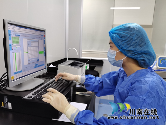 龙马潭区：党旗飘扬，同谱战“疫”之歌