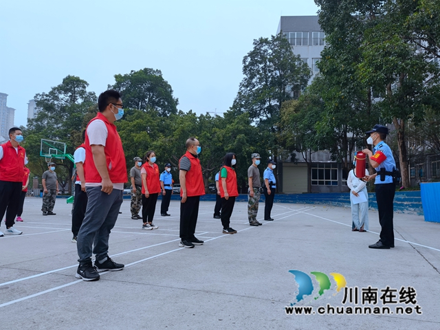 泸县建校:在力所能及之处,全力以赴!(图5) 开展消防安全培训2.jpg