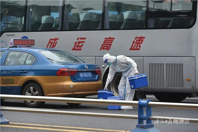 “跑”得飞快!内江核酸检测揭密——(图6) 6.jpg