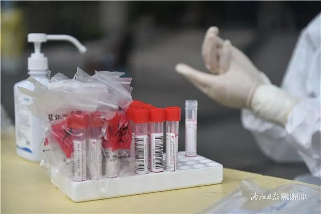 “跑”得飞快!内江核酸检测揭密——(图3) 3.jpg