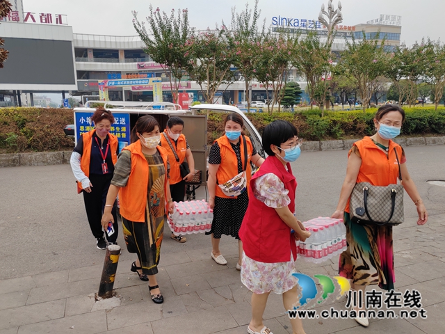 泸县:“统”舟共济抗疫情,“战”不旋踵一条心(图2) 7.jpg