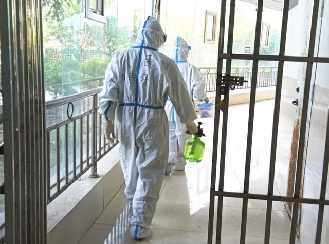 全员出击、多线作战!这是泸州市人民医院的“战疫”答案(图7) nEO_IMG_10.jpg