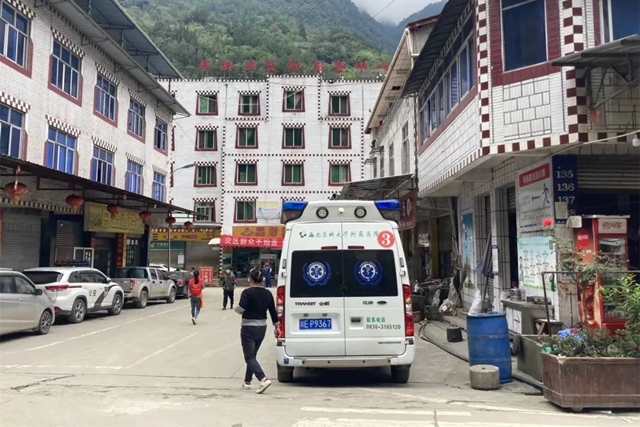 【忠山车神】高山危崖间的生命“摆渡人”(图2) 2.jpg