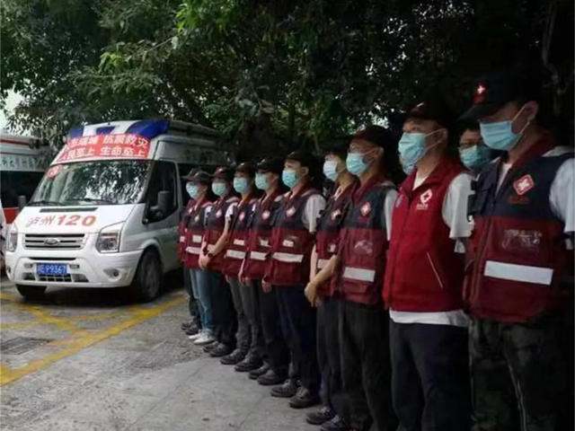 【忠山车神】高山危崖间的生命“摆渡人”(图3) 3.jpg