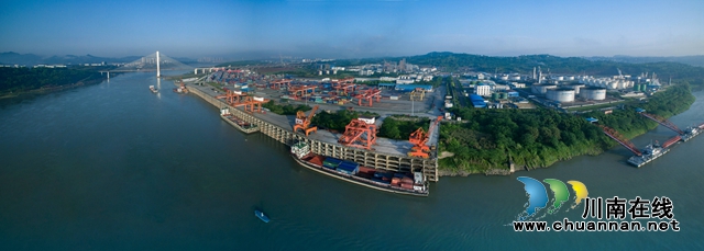 1：出川笫一港——泸州国际集装箱码头.jpg