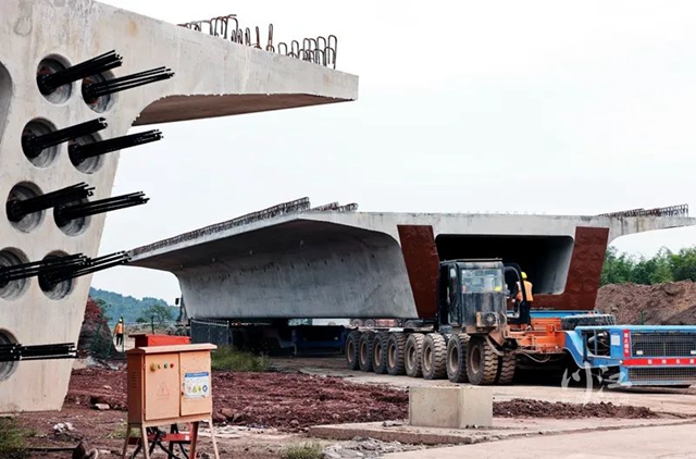 决战四季度 大干一百天丨渝昆高铁泸州东站、长江二桥等重点项目建设火力全开(图10) 10.jpg
