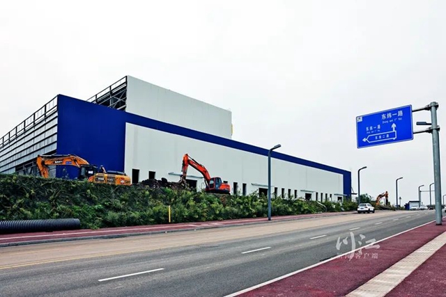 决战四季度 大干一百天丨渝昆高铁泸州东站、长江二桥等重点项目建设火力全开(图9) 9.jpg