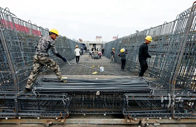 决战四季度 大干一百天丨渝昆高铁泸州东站、长江二桥等重点项目建设火力全开(图11) 11.jpg
