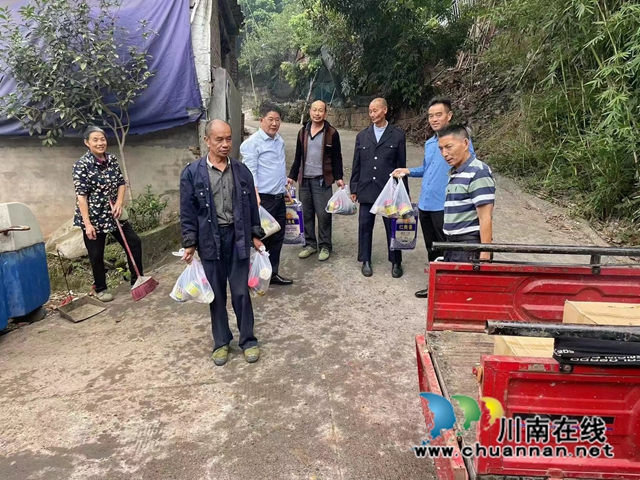 龙马潭区鱼塘街道:重阳乡贤礼,殷殷桑梓情(图1) 2.jpg