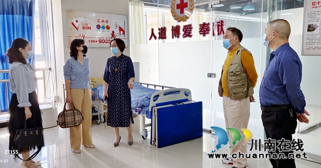 关注养老服务工作,民建泸州市委开展专题调研(图3) 在泸州星河职业技术培训学校调研.jpg