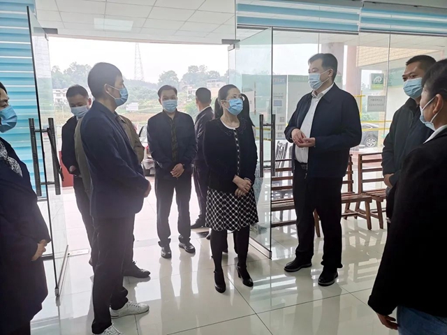 泸州市人大常委会副主任蒲俐带队调研县乡村三级物流体系建设情况(图3) 俐3.jpg