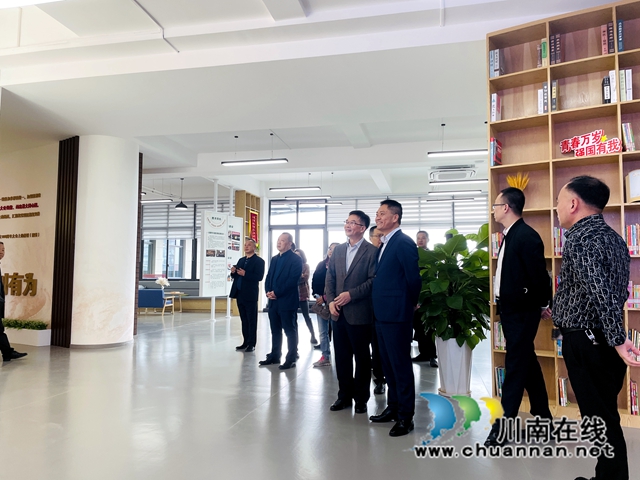 坚定信心,迎难而上,逆势发展!“拼经济、搞建设”,泸州民建勇争先(图1) 参观.jpg