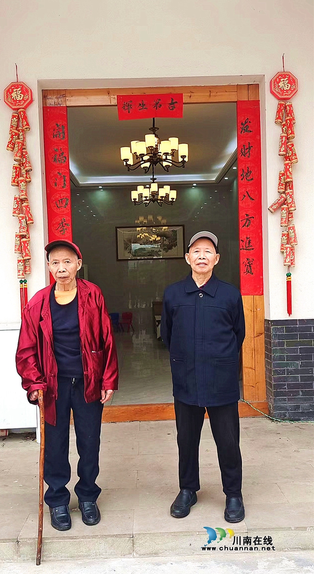 痴迷诗词书画70年 纳溪耄耋双胞胎兄弟不一般