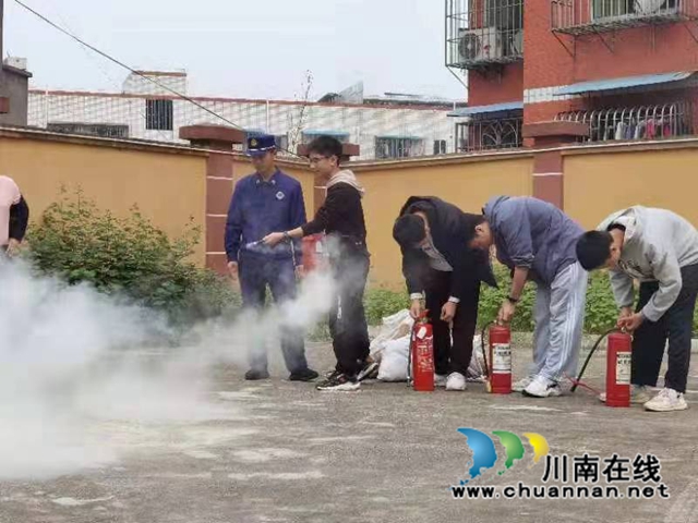 纳溪区护国中学开展消防安全应急疏散演练(图5) 5.jpg