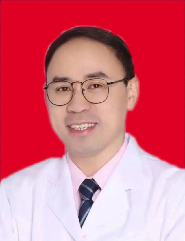 【惊呆】 泸州70岁嬢嬢口中取结石(图2) 2.jpg