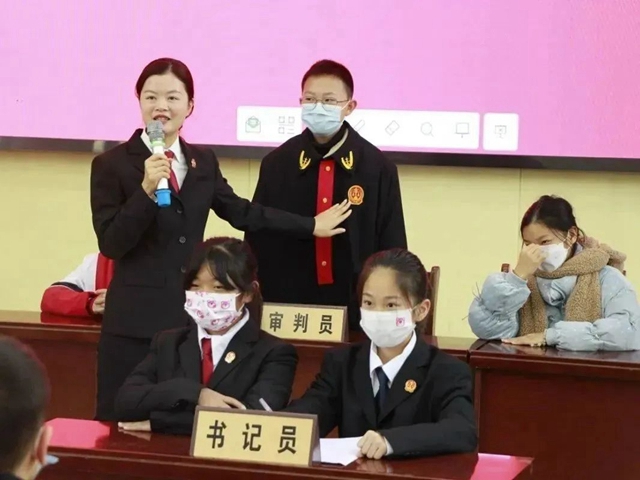 宪法宣传周 | 江阳法院:法治护成长,“宪”在校园行(图13) 13.jpg