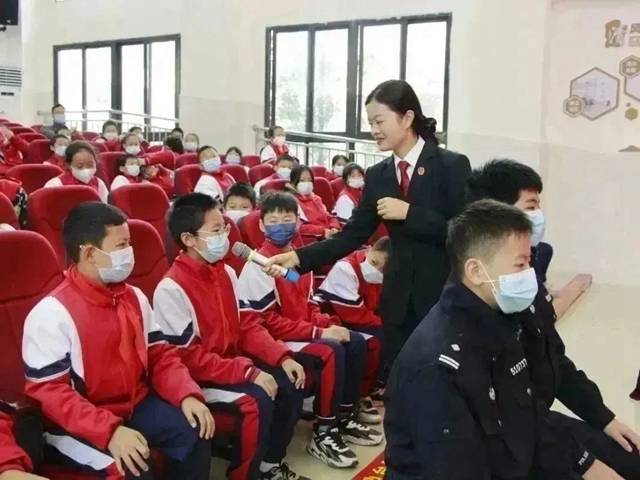 宪法宣传周 | 江阳法院:法治护成长,“宪”在校园行(图15) 15.jpg
