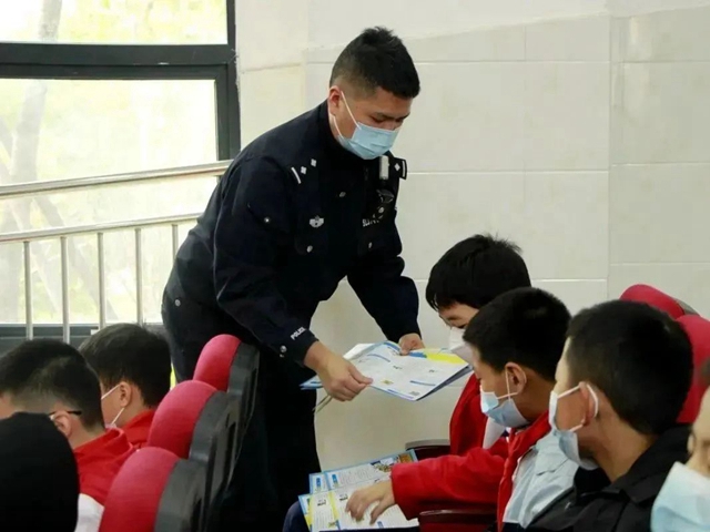 宪法宣传周 | 江阳法院:法治护成长,“宪”在校园行(图20) 20.jpg