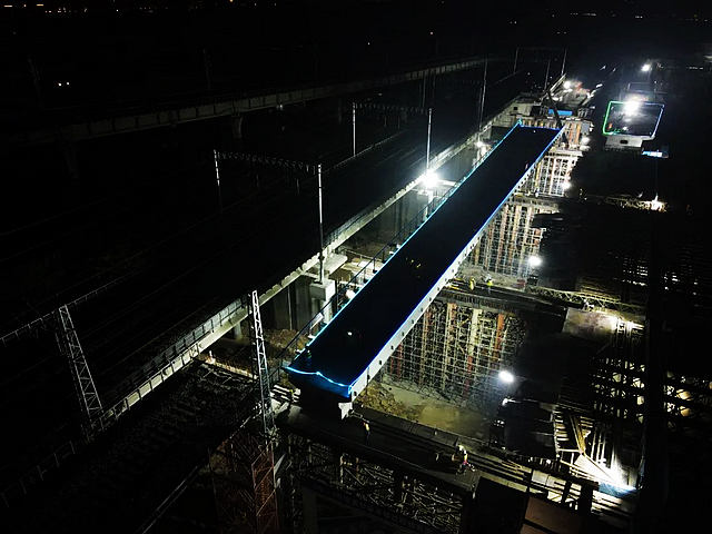 最新!成自宜高铁与成都南站顺利衔接(图3) nEO_IMG_3.jpg