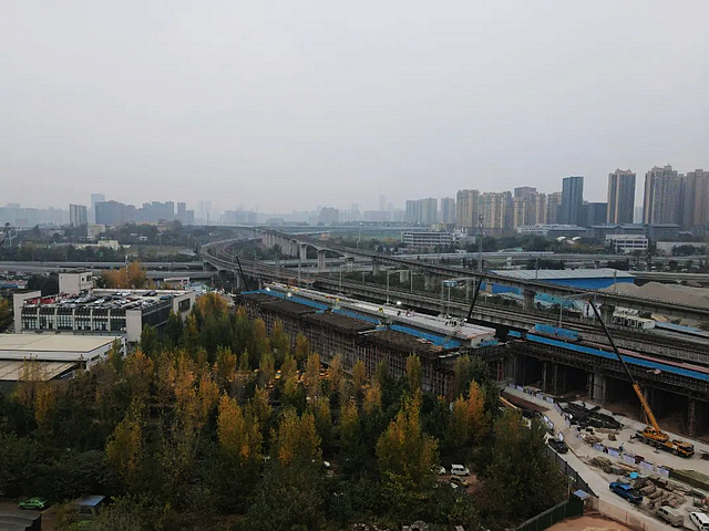 最新!成自宜高铁与成都南站顺利衔接(图4) nEO_IMG_4.jpg