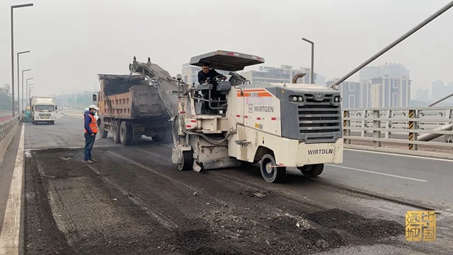 泸州沱江六桥启动桥面维修,预计21日恢复正常通行(图2) 六2.jpg