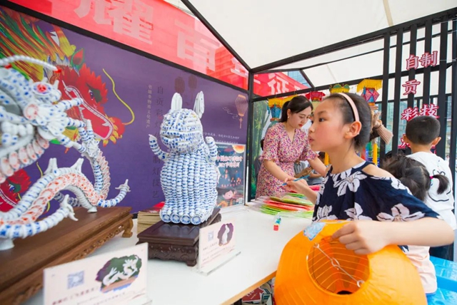 自贡非遗传承保护:从“养在深闺人未识”到“飞入寻常百姓家”(图2) 2.jpg