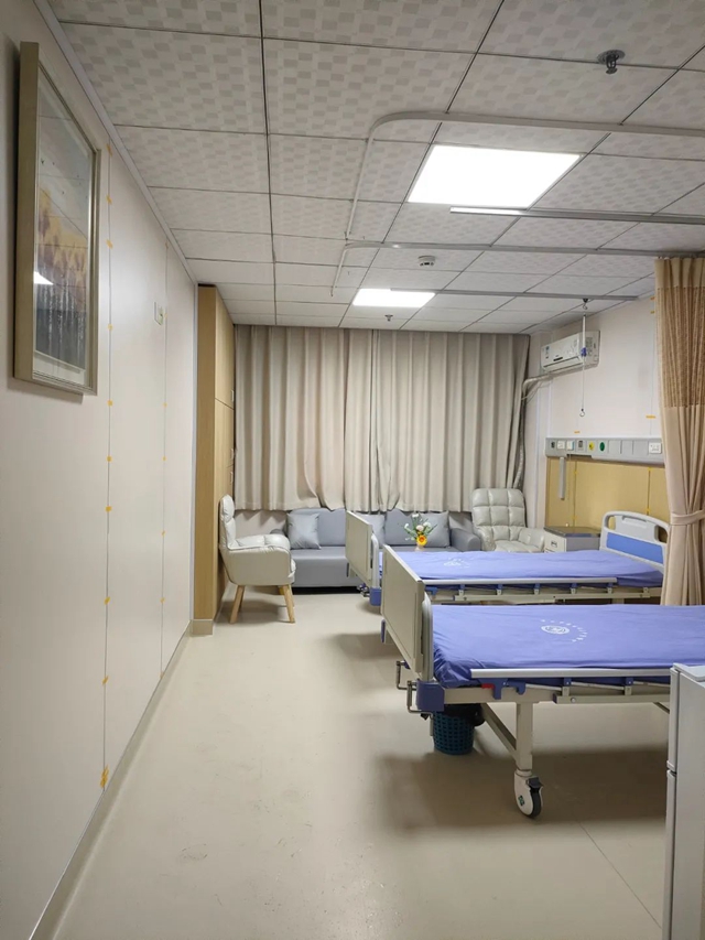 龙马潭区中医医院院接受安宁疗护示范机构验收评审(图3) 安宁3.jpg