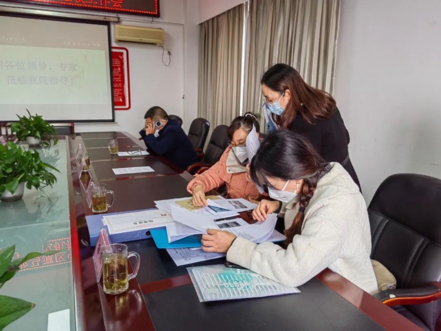 龙马潭区中医医院院接受安宁疗护示范机构验收评审(图4) 安宁4.jpg