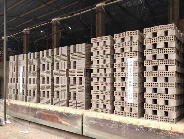 曝光!重污染天气橙色预警期间,泸州这些企业“顶风作案”(图4) 污染4.jpg