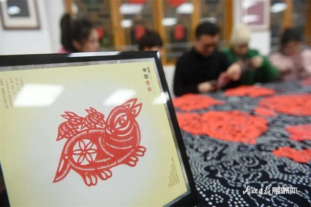 内江技艺!一剪下去,好看(图9) 9.jpg