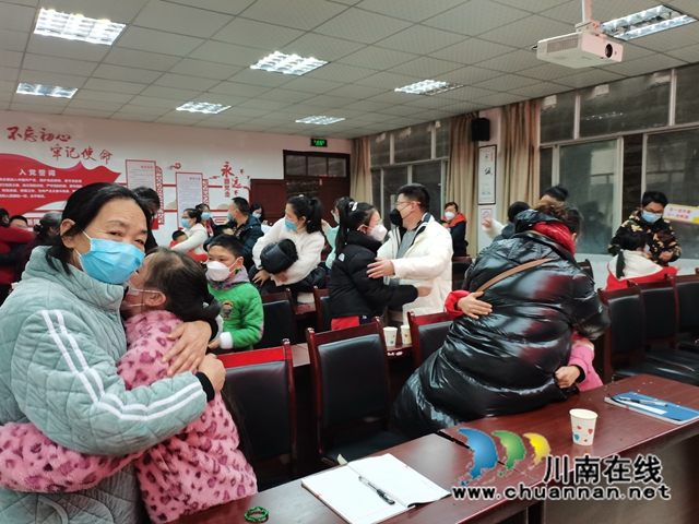 龙马潭区小市街道杜家街社区家长学校开展“家风家教伴成长”家庭教育宣传活动(图2) IMG_20230110_162134.jpg.jpg