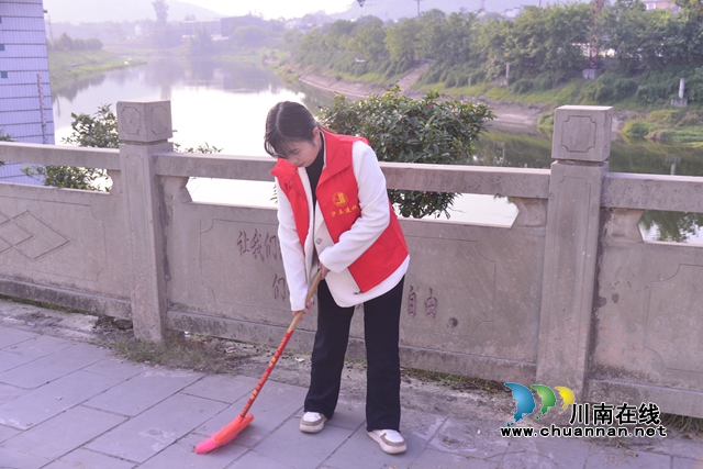 泸县建校“同心石榴籽，共创文明城”民族团结进步宣传进社区志愿服务活动 (8).JPG