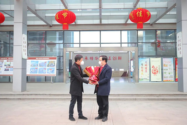 情系人才 暖心关怀 | 合江县领导慰问医院优秀人才!(图1) 1.jpg