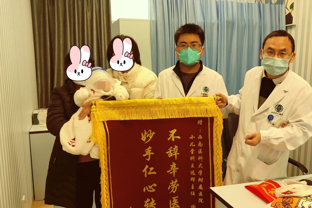 【新冠救治】百岁老人转危为安 部分患者陆续出院(图16) 16.jpg