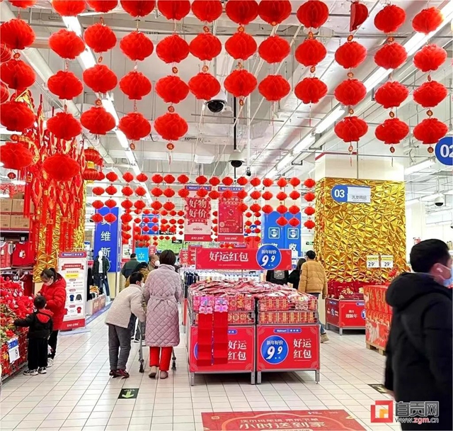 自贡:春节将至 年货市场购销两旺(图2) 年2.jpg