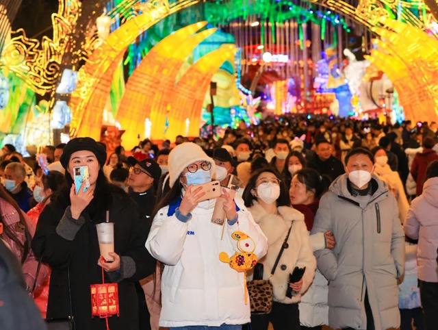 第29届自贡国际恐龙灯会开幕!(图6) 6.jpg