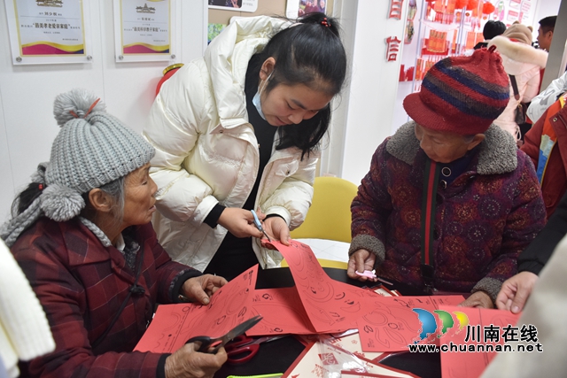 剪纸活动照片 (1).JPG