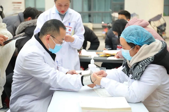 合江县中医医院:职工积极献血献爱心,让爱温暖这个冬季!(图3) 3.jpg