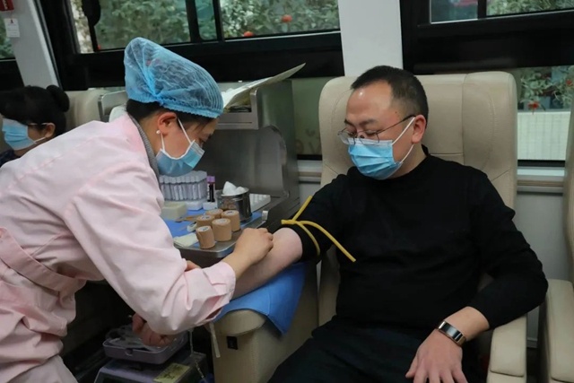 合江县中医医院:职工积极献血献爱心,让爱温暖这个冬季!(图5) 5.jpg