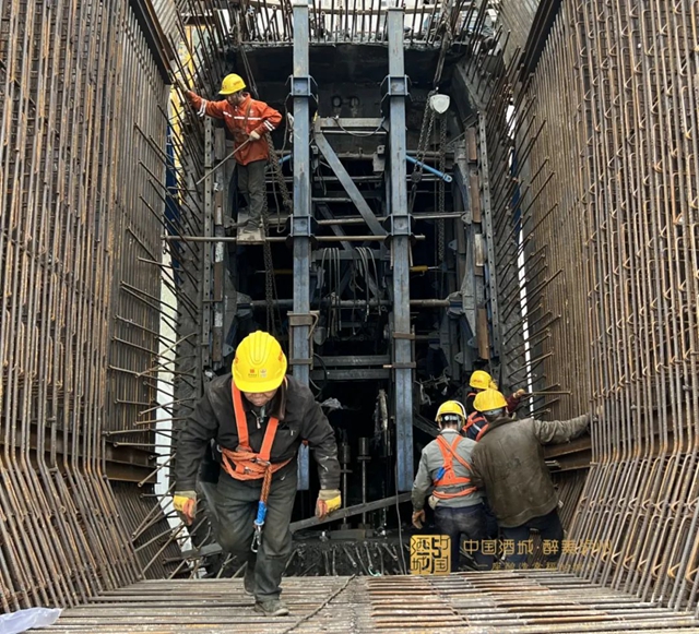 泸州“南翼”重点交通项目全力推进丨“世界第一跨”有望7月合龙(图4) 合龙4.jpg