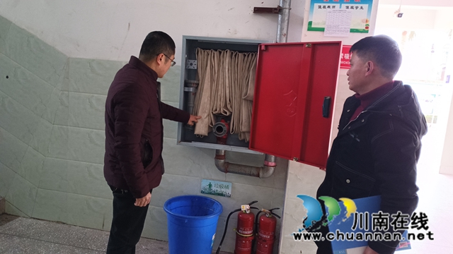 泸县百和镇开展校园消防安全检查行动(图1) 3deed32a17d50c4356395f5de431b87.jpg