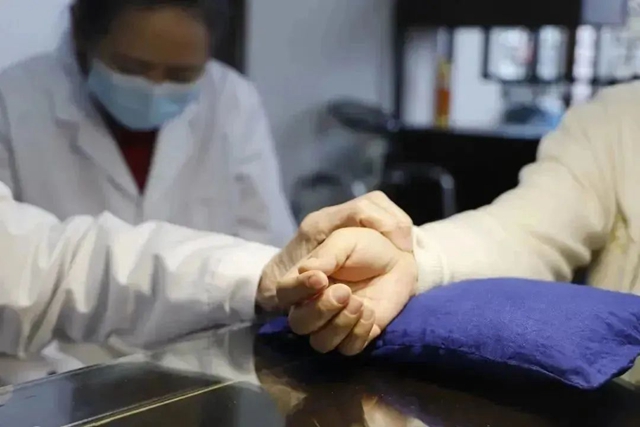 【关注】“调好闹钟,终于抢到了孙老的号”(图2) 2.jpg