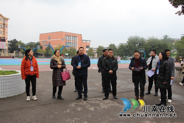 泸州市教育和体育局副局长何明英率队到泸县云龙镇学校检查开学工作(图1) 74002f2f079b1e19ae9da8768a350e0.jpg
