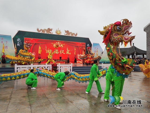 观龙舞赏曲艺做手工看展览,泸县这个“龙抬头”过得好闹热!(图5) 龙舞(曾佐然摄).jpg