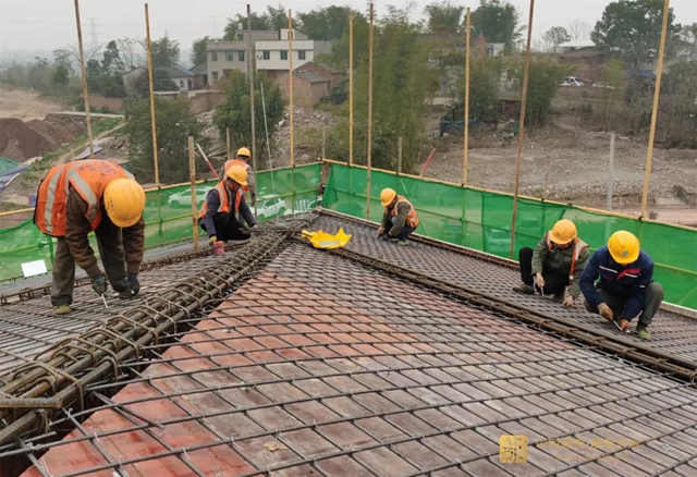 渝昆高铁泸州东站即将封顶(图2) 东2.jpg