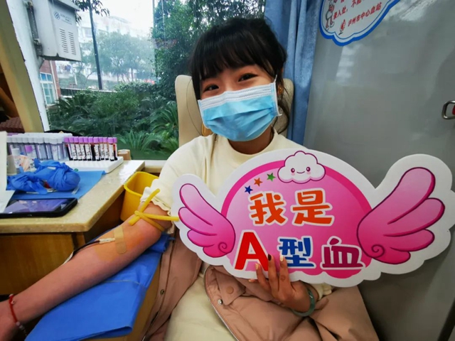 干部职工齐上阵 无偿献血传递爱 | 泸州市教育和体育局组织无偿献血公益活动(图8) 8.jpg