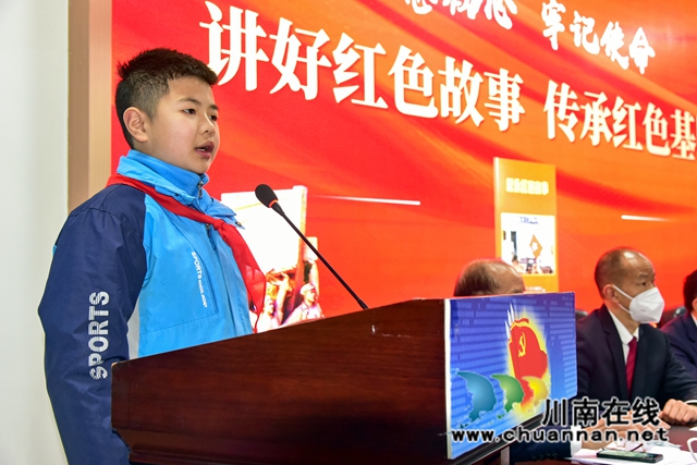 学生宣讲员讲述红色故事  颜林摄影  DSC_9504-2.jpg